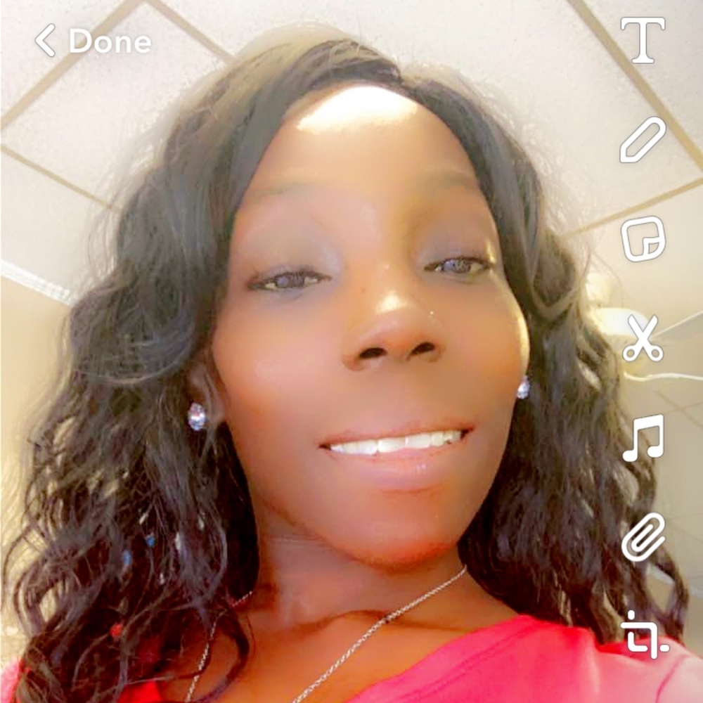 Meet your Posher, Tee